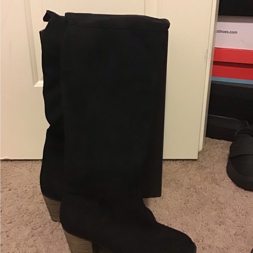 Women's Black Knee-High Boots